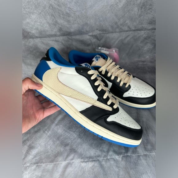 Jordan 1 Retro Low OG SP Fragment x Travis Scott
DM7866-140 Luxury - Picture 3 of 16
